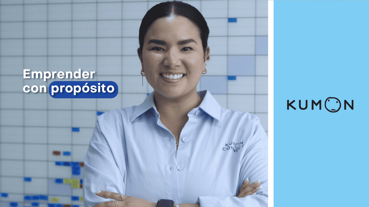 Foto de perfil de una orientadora Kumon sonriendo y hablando sobre emprender con proposito